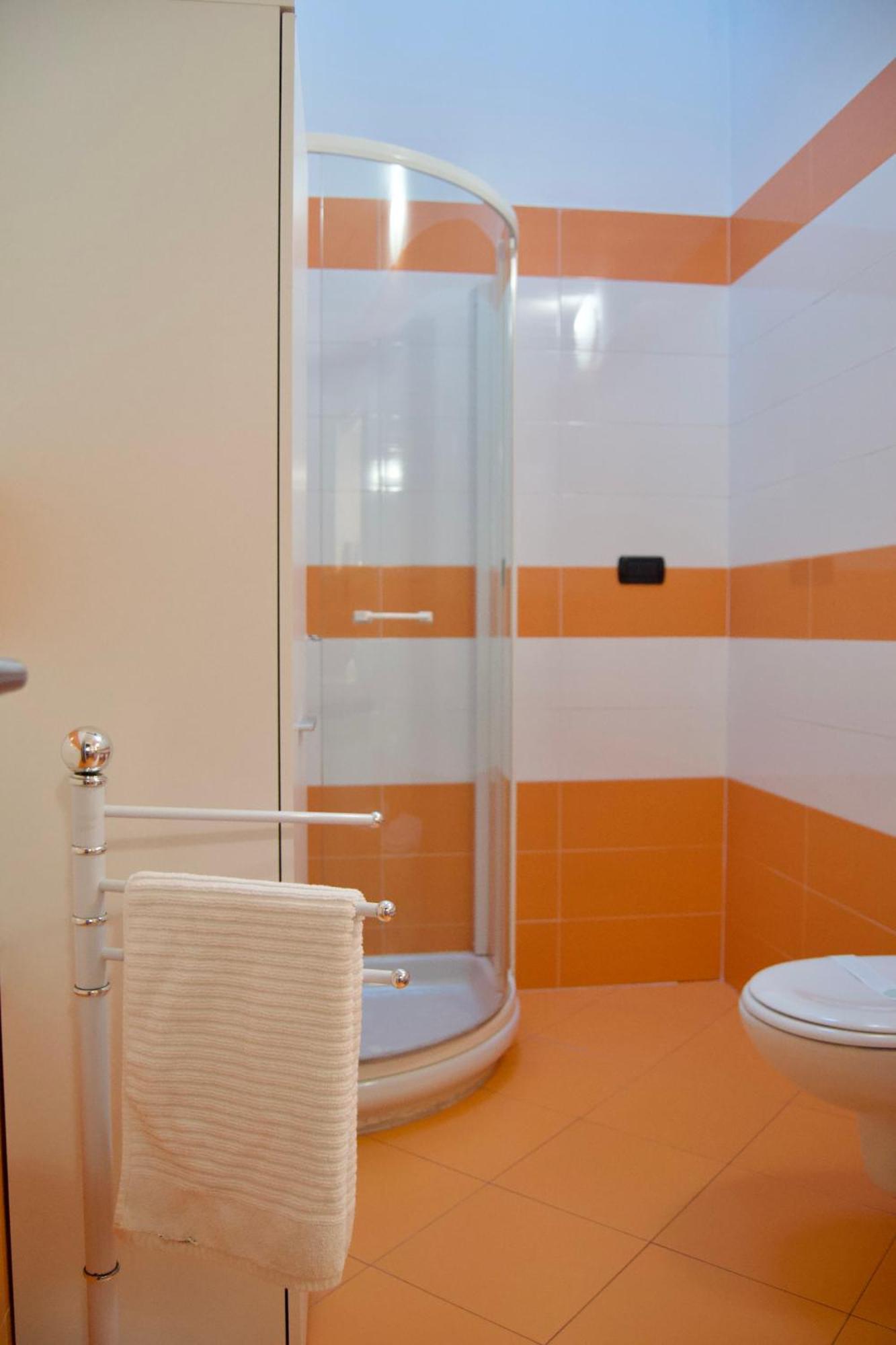 Casa Viola, Deliziosa Mansarda In Centro Storico Apartment Modena Ngoại thất bức ảnh