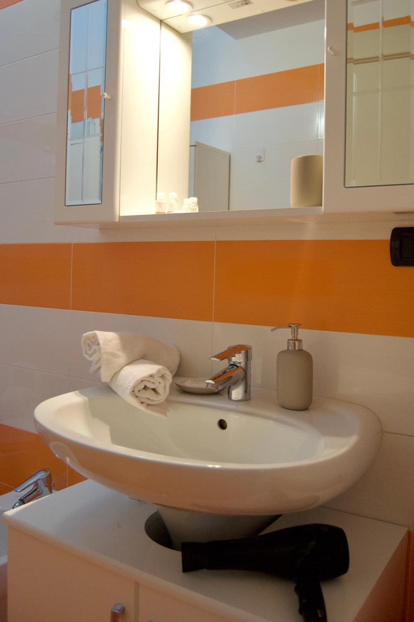 Casa Viola, Deliziosa Mansarda In Centro Storico Apartment Modena Ngoại thất bức ảnh